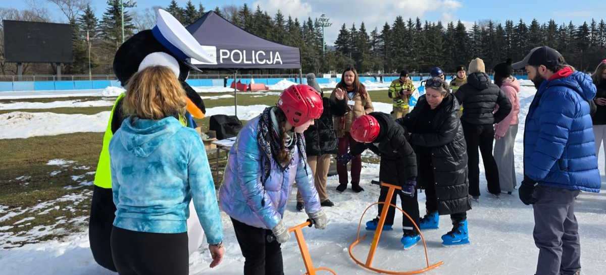 SANOK: Bezpieczne ferie na torze lodowym [ZDJĘCIA]
