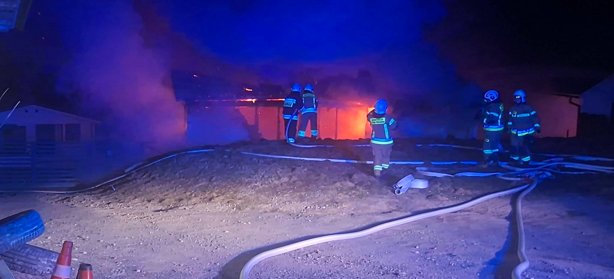 POLAŃCZYK: Nocny pożar domku wypoczynkowego. Straty są ogromne [ZDJĘCIA]