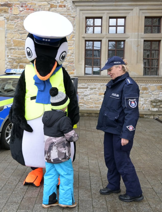 Sanoccy policjanci zagrali z Wielką Orkiestrą Świątecznej Pomocy [ZDJĘCIA]