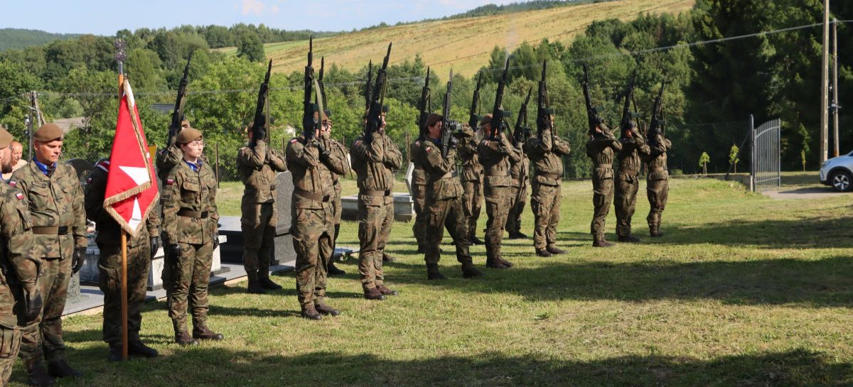 Państwo pamięta o zamordowanych przez UPA żołnierzach Wojska Polskiego
