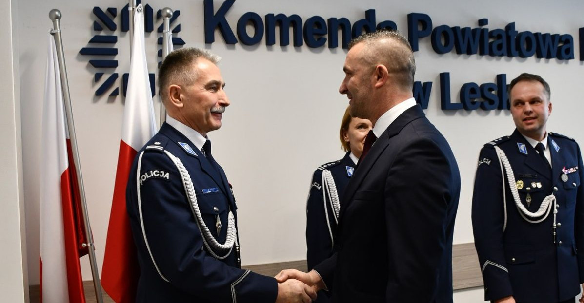 Uroczyste przekazanie obowiązków służbowych nowego komendanta Policji w Lesku