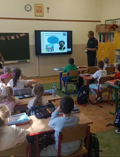 „Bezpieczeństwo – pierwsza klasa” z dzielnicowymi z Zagórza