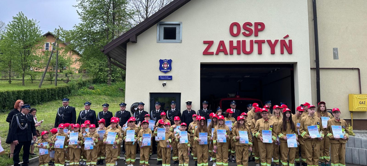 Ślubowanie Dziecięcej i Młodzieżowej Drużyny Pożarniczej w Zahutyniu (ZDJĘCIA)