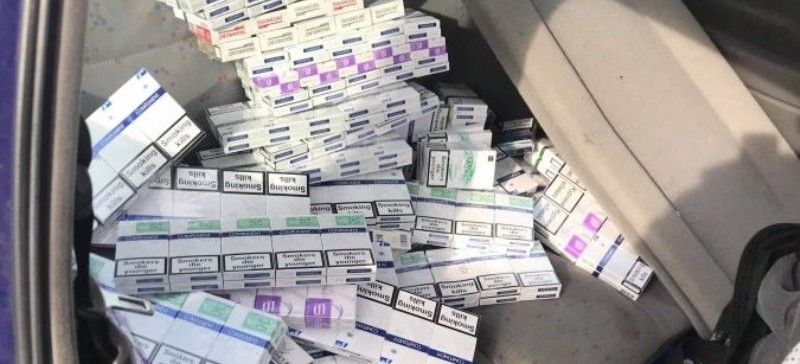 Nielegalnie przewoził ponad tysiąc paczek papierosów