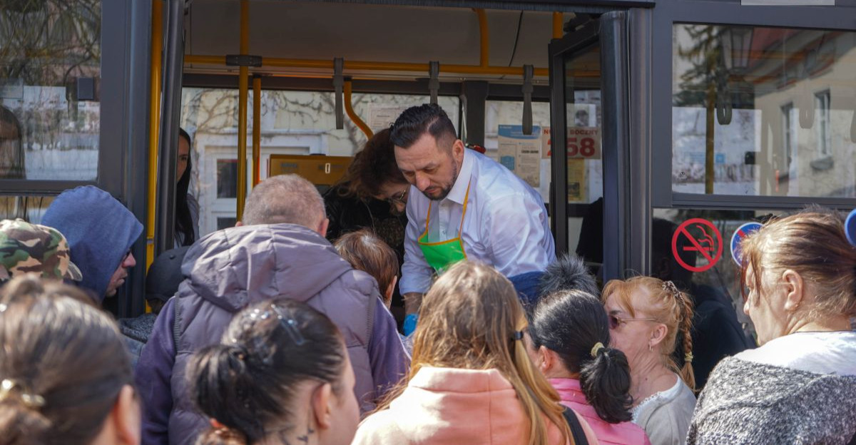 Autobus Ciepła ponownie zawitał na sanocki rynek [VIDEO, ZDJĘCIA]