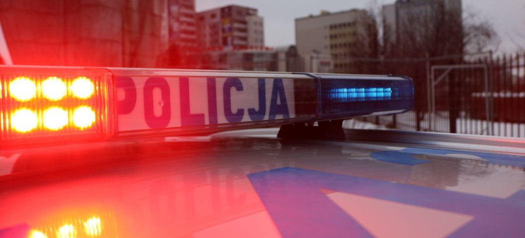 PODKARPACIE. Śmiertelny wypadek w Łowisku. BMW uderzyło w betonowe ogrodzenie