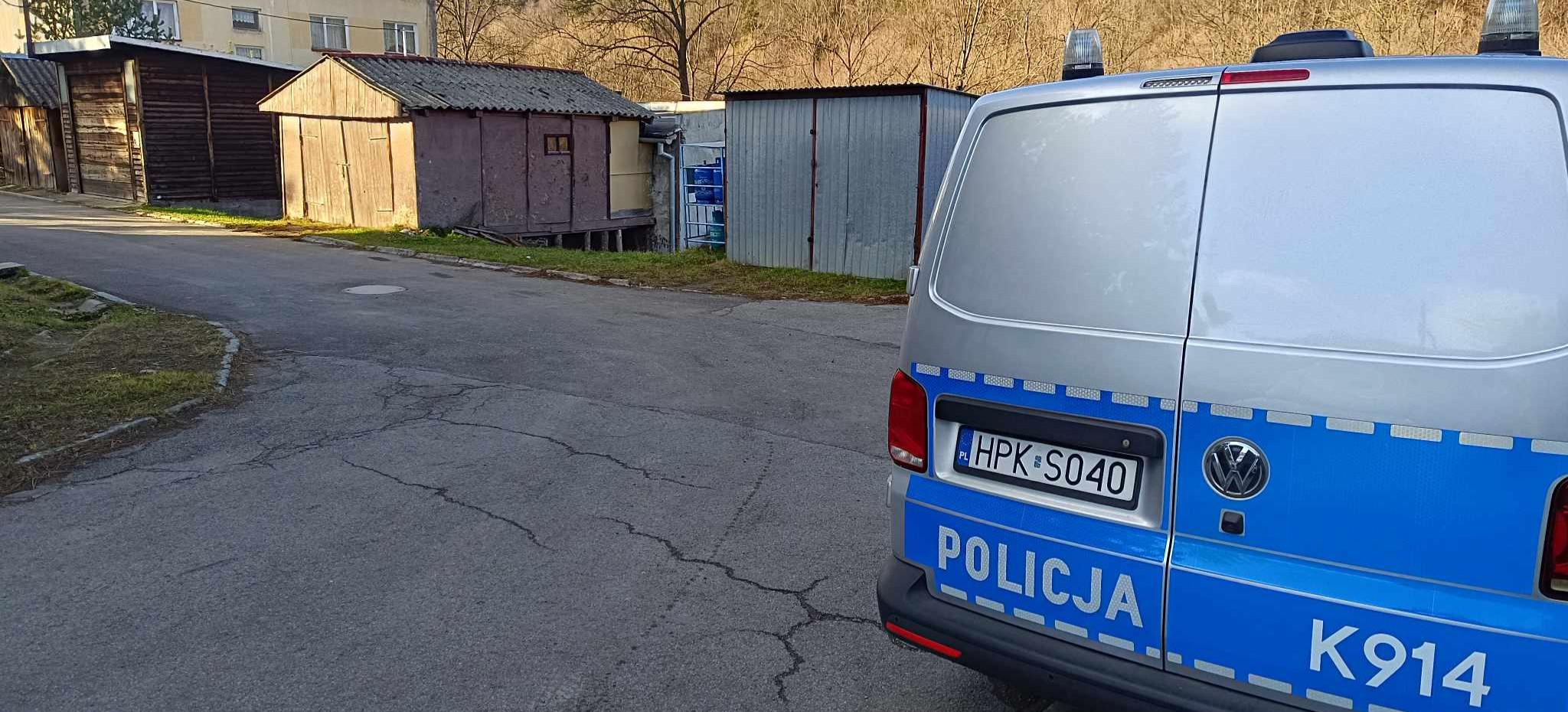 POLSKA112: Nie widzieli sąsiada, powiadomili policję. Mężczyzna zmarł