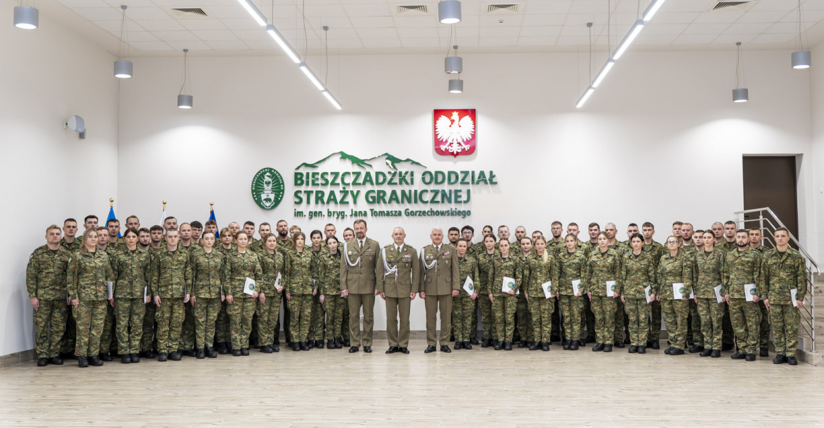 Nowe stopnie i awanse w Bieszczadzkim Oddziale Straży Granicznej [ZDJĘCIA]