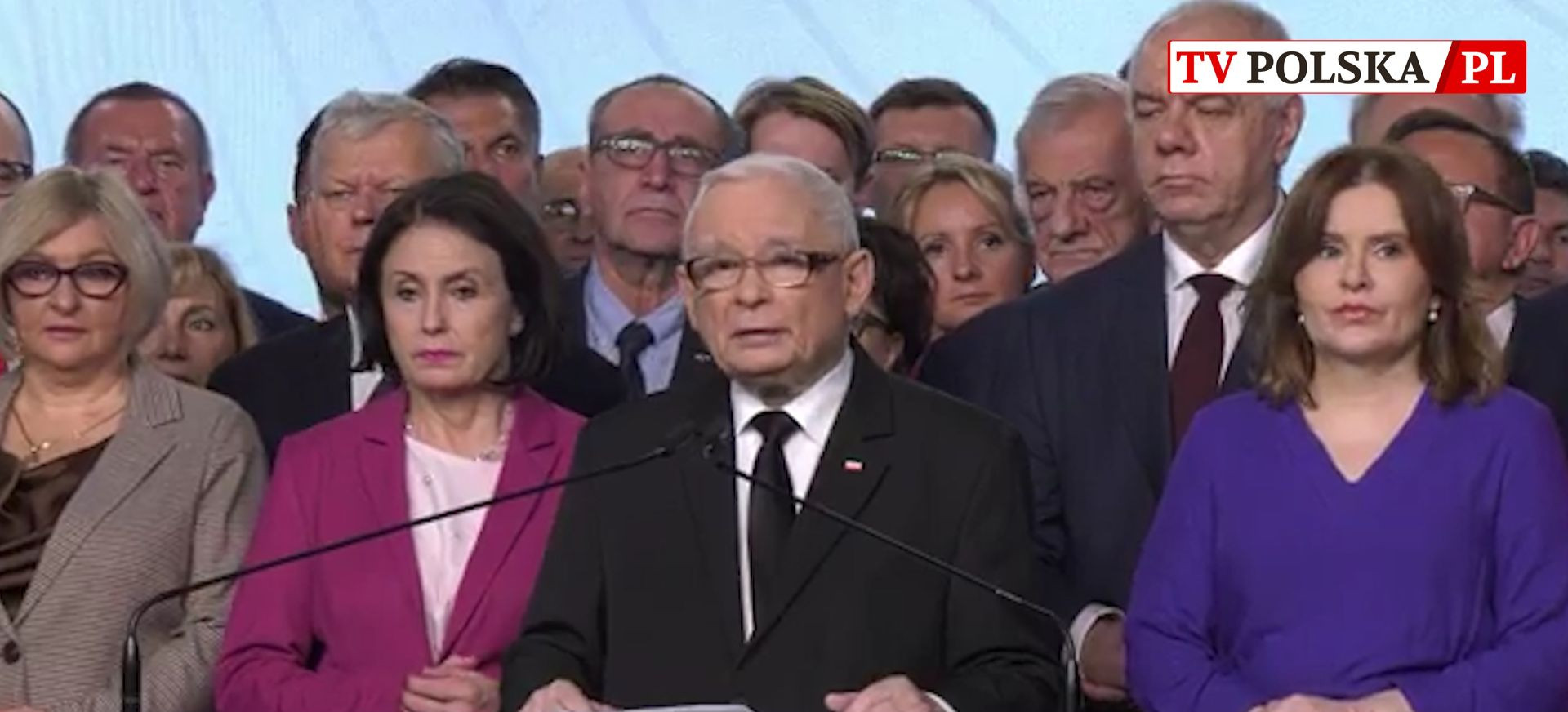 Tłumy na nowogrodzkiej. Nadzwyczajna konferencja Jarosława Kaczyńskiego (VIDEO)