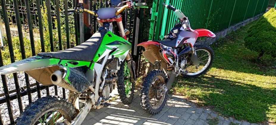 Promile, brak OC i jazda po chodniku. Zatrzymano dwóch motocyklistów