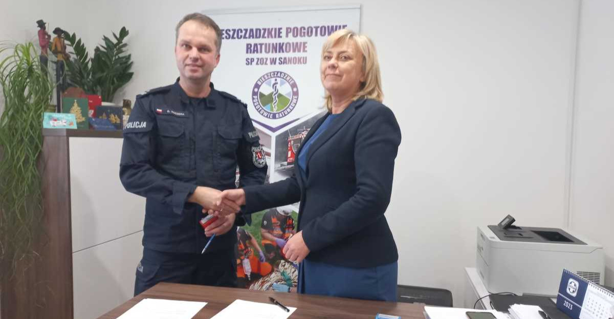 Porozumienie pomiędzy leską policją a Bieszczadzkim Pogotowiem Ratunkowym podpisane! (ZDJĘCIA)