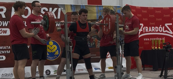 REKORDOWY KONRAD KRÓL! Sanoczanin zdominował Puchar Polski w trójboju siłowym [ZDJĘCIA]