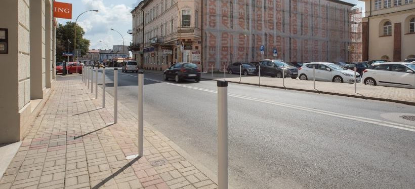 Miasto walczy z nielegalnym parkowaniem. Stanęły blokady (FOTO)
