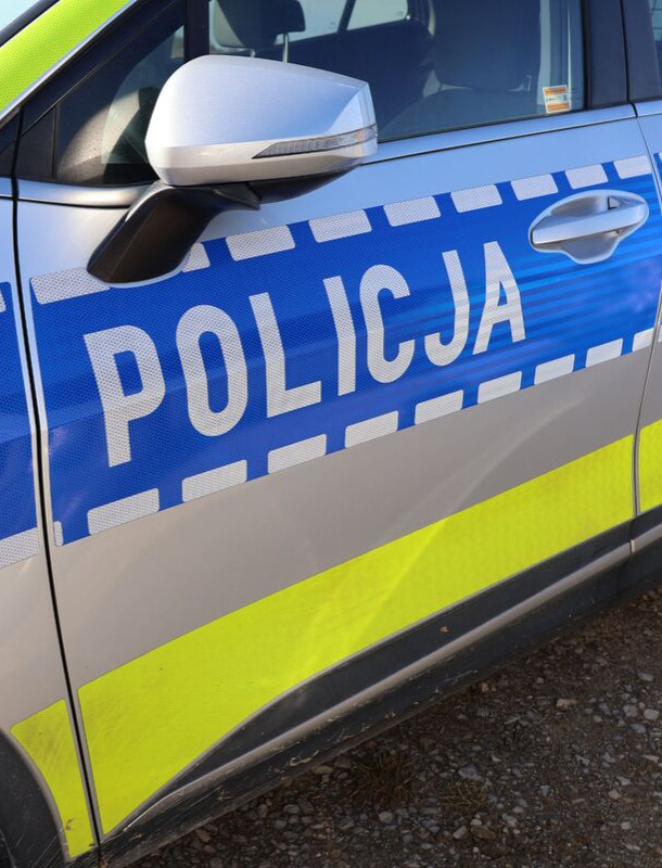 TYCZYN: Miała ponad 2 promile i uderzała w zaparkowane samochody