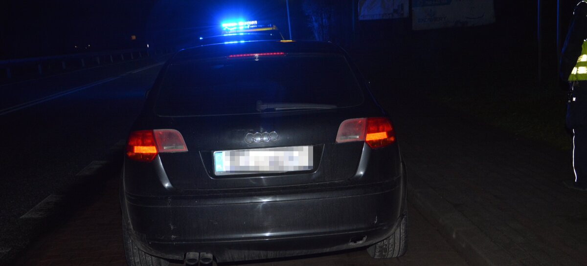 Taranował forda, bo chciał „porozmawiać” z partnerką. Drugi kierowca był poszukiwany