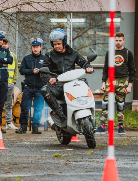 POWIAT SANOCKI: Wiedza, opanowanie i bezpieczeństwo. Za nami turniej motoryzacyjny [ZDJĘCIA]