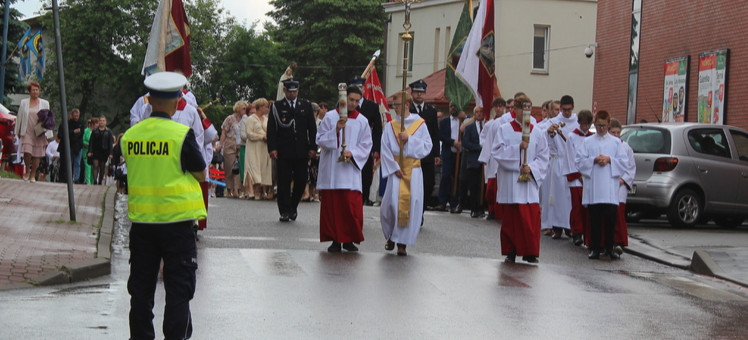 Procesje Bożego Ciała. Nad bezpieczeństwem czuwali policjanci (VIDEO)