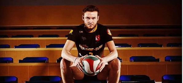 UDOSTĘPNIJ NA FB: 22-letni siatkarz z Jasła zmaga się z rakiem. I ty możesz pomóc!