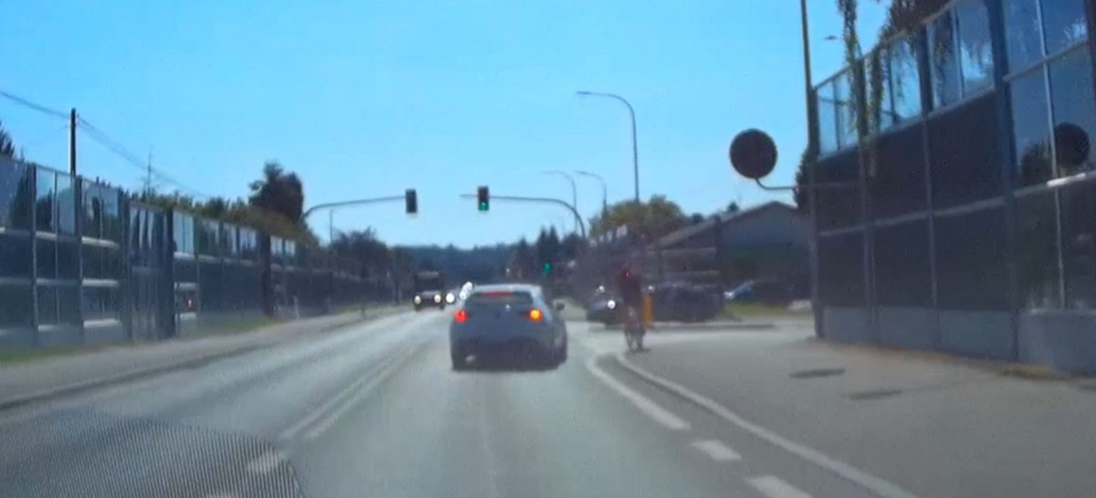 Groźny incydent z rowerzystą w Zagórzu! O krok od tragedii (VIDEO)