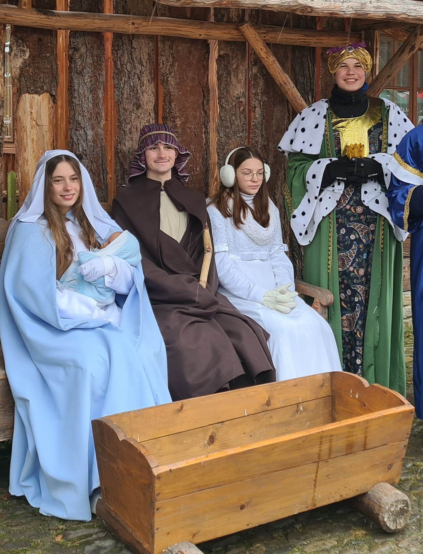 Tłumy na Jarmarku Bożonarodzeniowym w sanockim Skansenie! (VIDEO, FOTO)