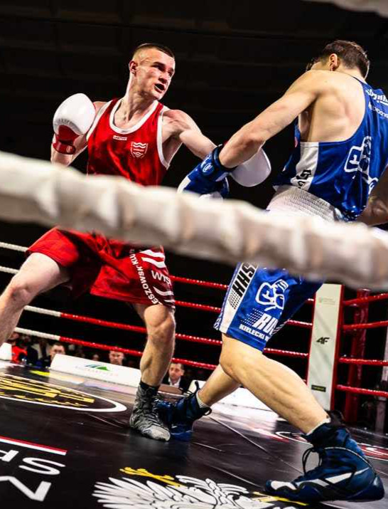 Tomasz Rabka debiutuje w Polskiej Lidze Boksu. Twarda lekcja i wielkie serce do walki [ZDJĘCIA]