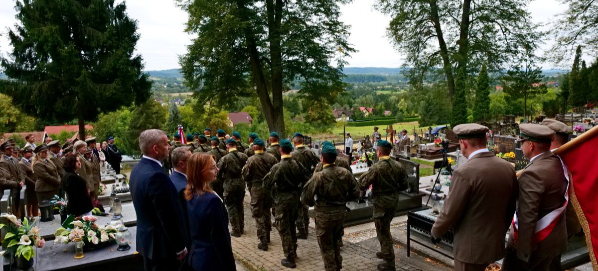 BYKOWCE. 87 lat temu stoczyli tu heroiczny bój. „Cześć i chwała bohaterom!” [VIDEO, ZDJĘCIA]