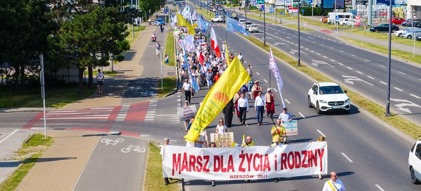 Ulicami Rzeszowa przeszedł Marsz dla Życia i Rodziny (ZDJĘCIA)
