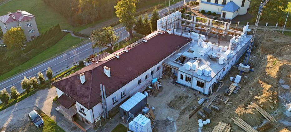 Nowa sala gimnastyczna w Pakoszówce nabiera kształtów (ZDJĘCIA)