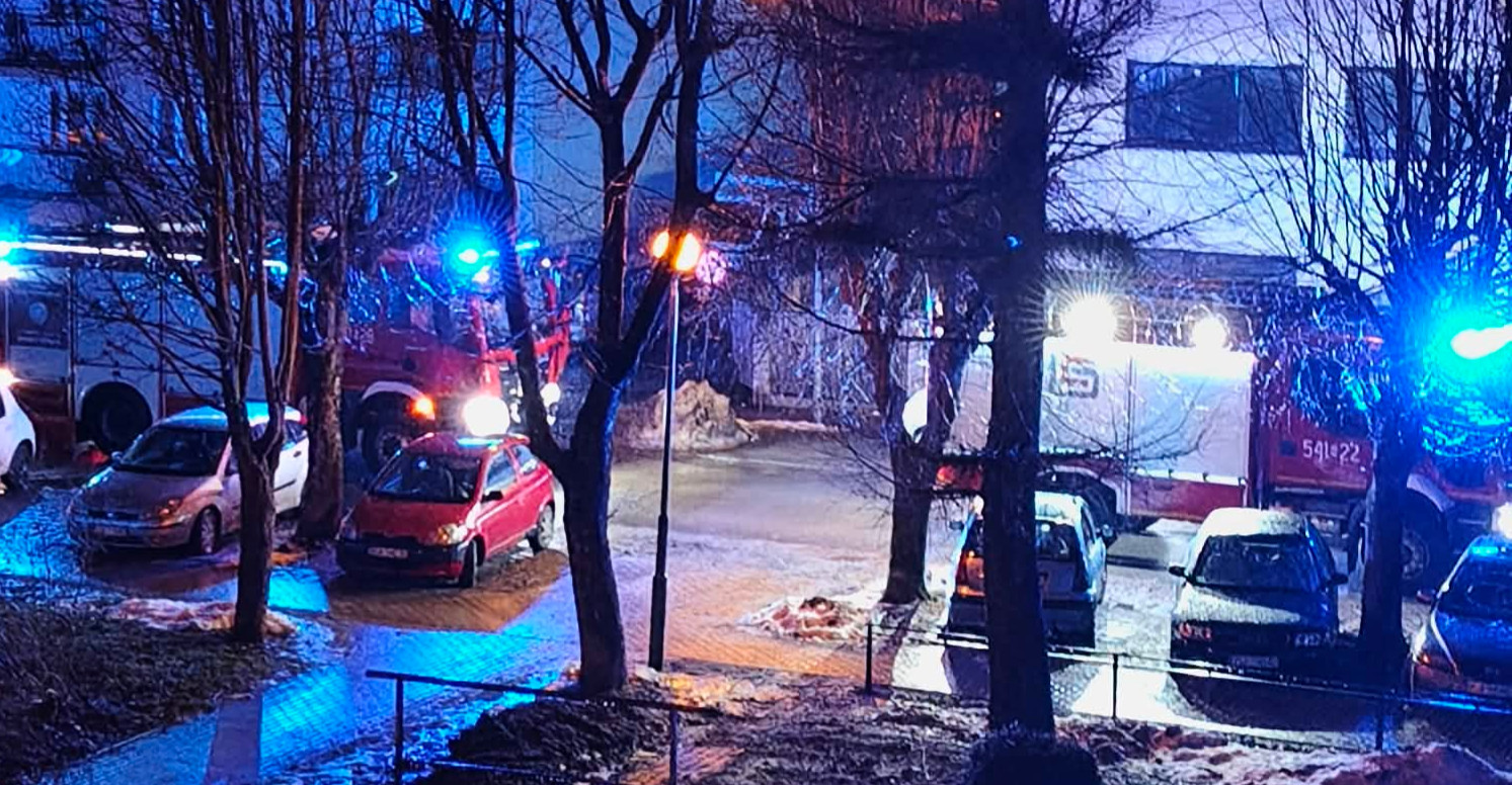 SANOK: Zatrucie tlenkiem węgla na ul. Armii Krajowej. Dwie osoby trafiły do szpitala [VIDEO]