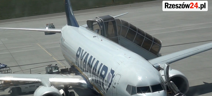 Ryanair zawiesi w styczniu wszystkie swoje loty z Jasionki