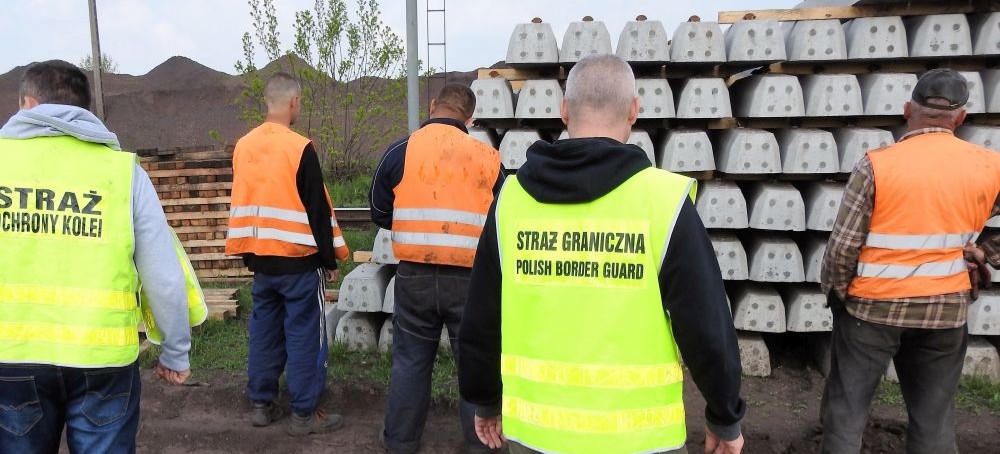 Ukraińcy pracowali nielegalnie przy modernizacji kolei. Pracodawcy grozi wysoka grzywna (ZDJĘCIE)