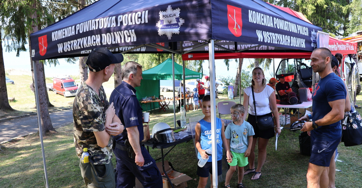 Święto Wojska Polskiego w Solinie. Policjanci promowali bezpieczeństwo (ZDJĘCIA)