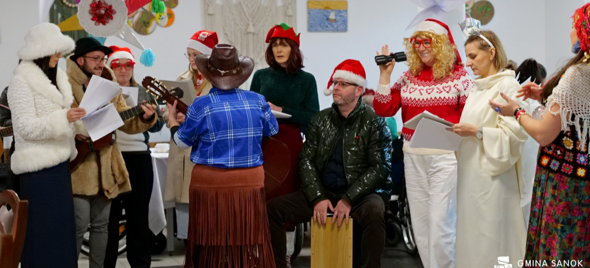 GMINA SANOK: Wigilijne spotkania seniorów. Świąteczna atmosfera i wspólne kolędowanie [ZDJĘCIA]