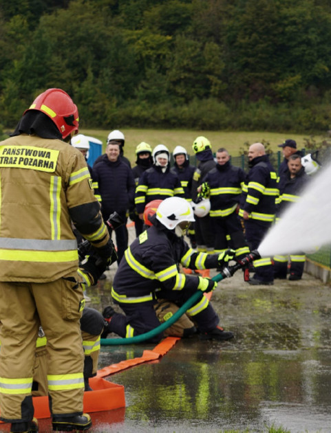 GMINA SANOK: Projekt „Gaszą i Ratują” dobiega końca! Strażacy z Polski i Słowacji wspólnie gotowi na zagrożenia klimatyczne [VIDEO, ZDJĘCIA]