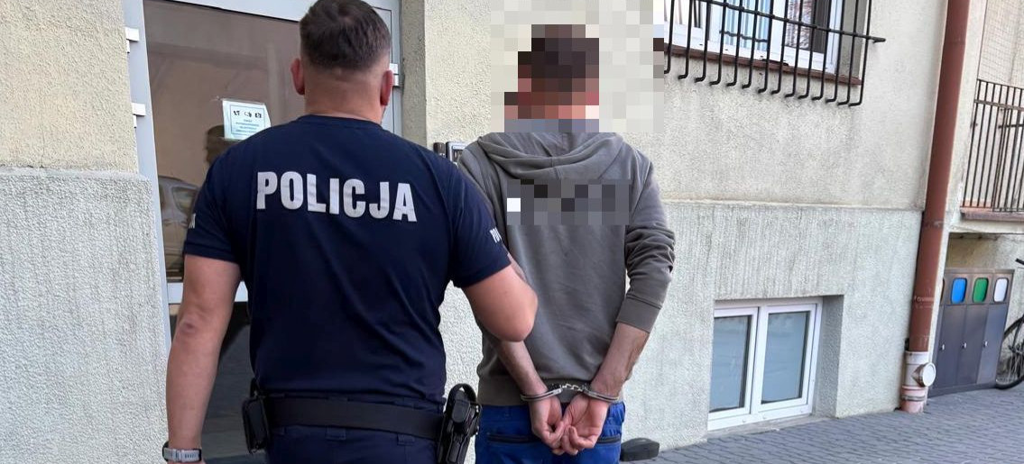 DYNÓW: Pijany rajd mazdą zakończony atakiem na policjantów