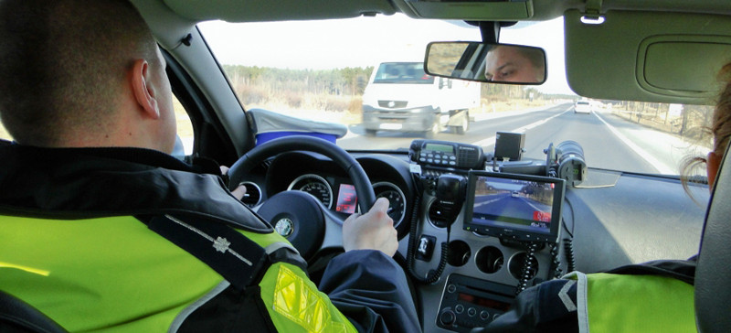 15-latek podrobił dokument, kupił auto i jechał bez uprawnień!