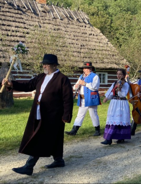 Bukowskie Wesele w obiektywie kamery w sanockim skansenie [ZDJĘCIA]