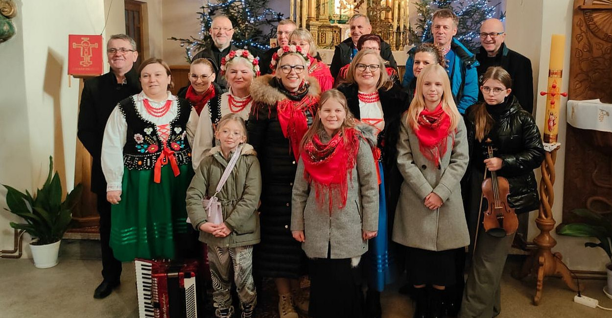 Kolędujemy razem z KGW w Wujskiem! (VIDEO)