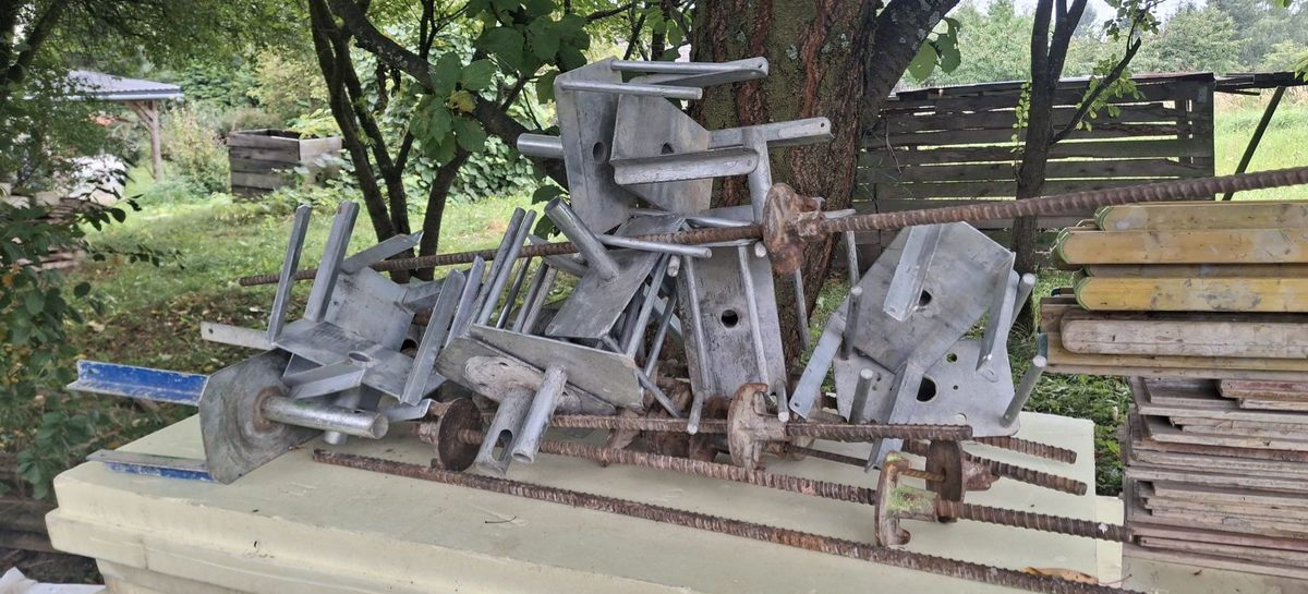 Kryminalni zatrzymali trzech mężczyzn, którzy okradali place budowy