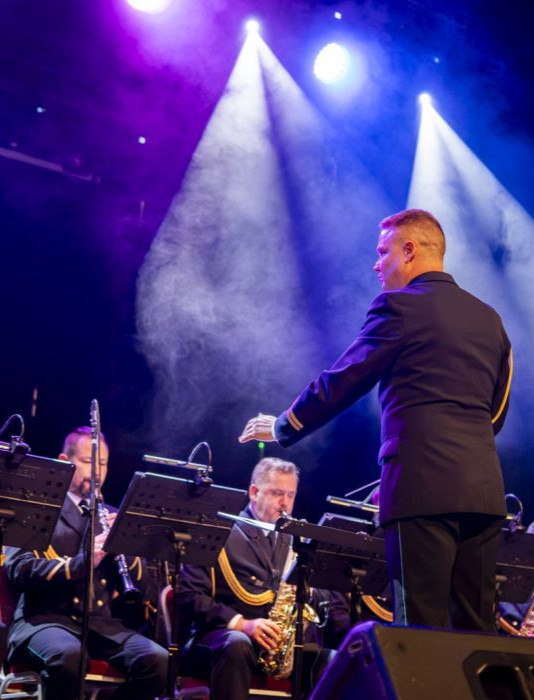 Morze i góry spotkały się w Przemyślu. Morskie dźwięki na Zamku Kazimierzowskim [ZDJĘCIA]