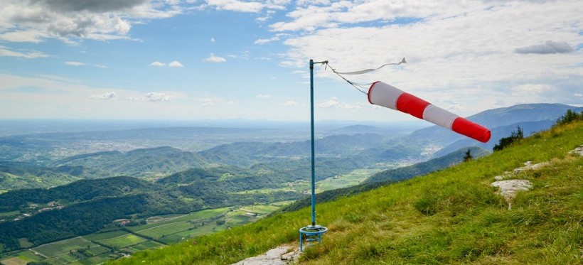 Uwaga! Wydano ostrzeżenie meteorologiczne przed silnym wiatrem!