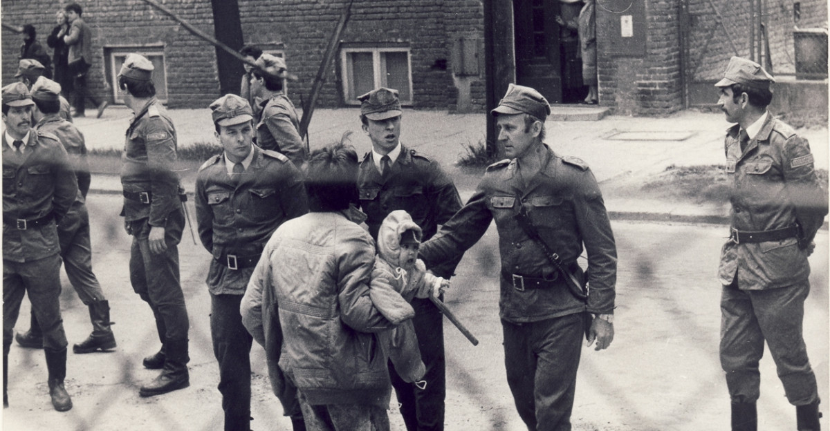 Stan wojenny w Sanoku. „Z archiwum oporu” w prezentacji Andrzeja Romaniaka [FILM]