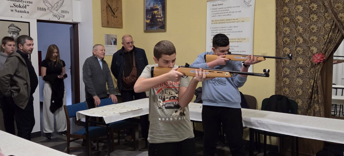 Młodzi celują w przyszłość! W „Sokole” odbyły się emocjonujące Zawody w Strzelectwie Laserowym