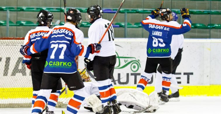 „Niedźwiadki” Mistrzami Młodzieżowej Hokej Ligi!