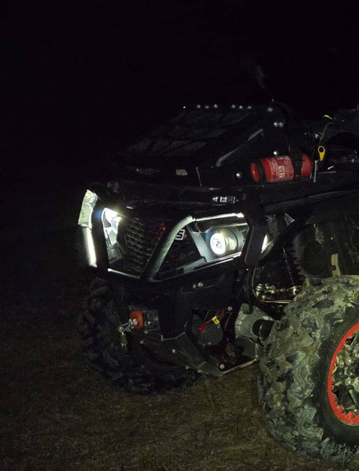 GRABÓWKA: Pożar traw na zboczu góry Jaworzyna. Trudna akcja strażaków