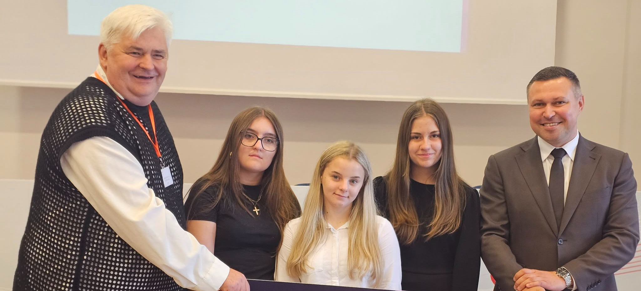GMINA SANOK. Uczennice z Pakoszówki wśród najlepszych w Polsce [ZDJĘCIA]