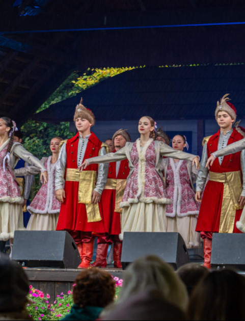 Folklor w nowoczesnym wydaniu – festiwal „Dziedzictwo 2.0” w sanockim skansenie [ZDJĘCIA]