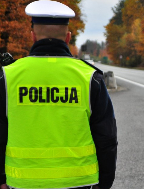 Jesienne warunki na drogach. Podkarpacka Policja apeluje o ostrożność