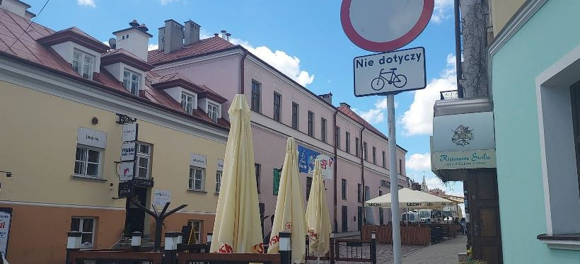 RZESZÓW. Część ul. Mickiewicza przy Rynku strefą dla pieszych i rowerzystów!
