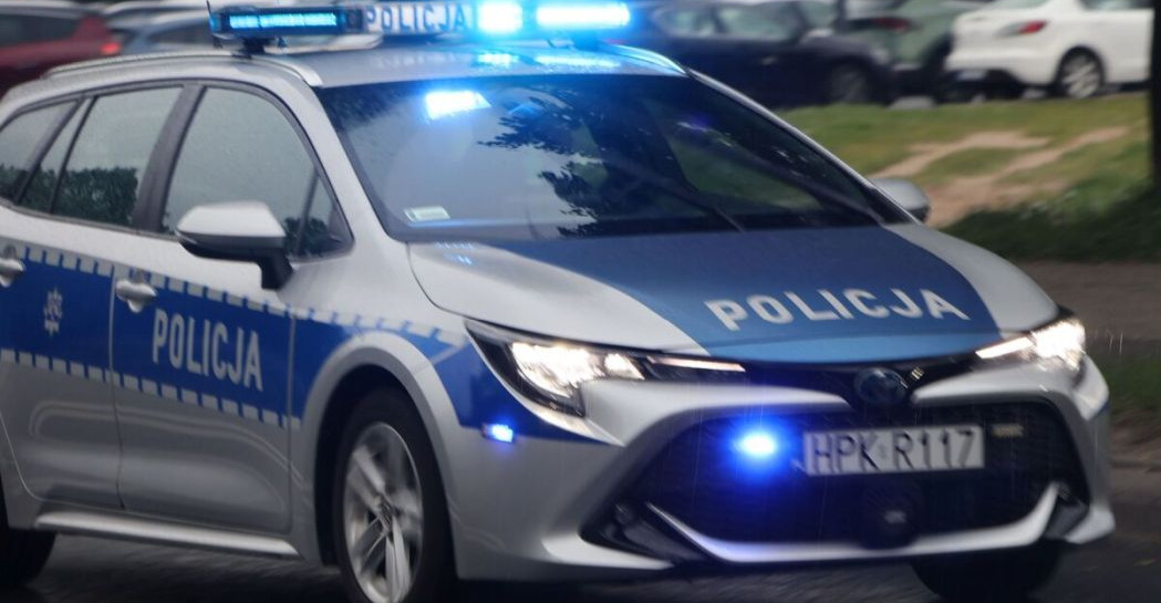 PODKARPACIE. Śmiertelny wypadek w Łowisku. BMW uderzyło w betonowe ogrodzenie